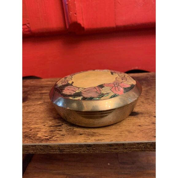 Vintage Brass Trinket Dish Bowl With Lid Enamel Flowers Pink India Gorgeous EUC - Picture 2 of 4